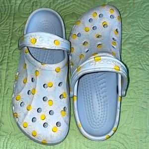 Crocs Light Blue with Daisy